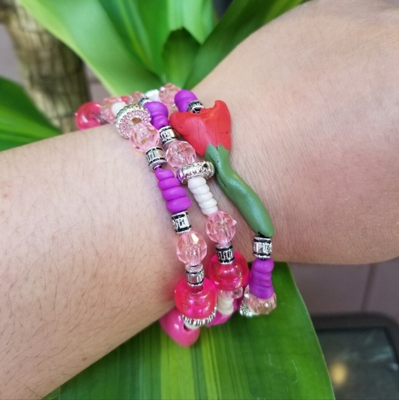 NWT Handmade Bracelet Handmade Necklace Magenta Roses Clay Beads for Meditation - Picture 1 of 2